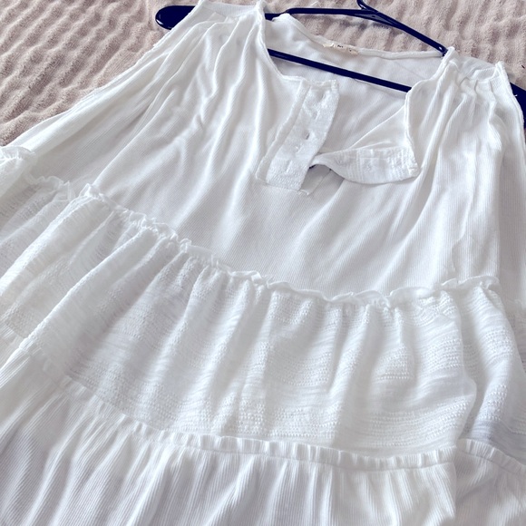 POL flirty Tank  size M. White tiered ruffled button Top - Picture 3 of 6